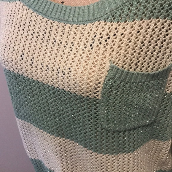 Gorgeous Top - Picture 2 of 3